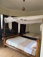 Rafiki Safari Lodge Bwindi
