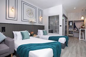 Best Time Pool Suites