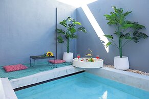 Best Time Pool Suites