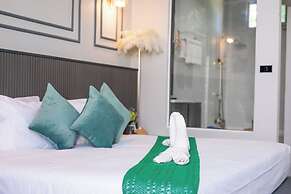 Best Time Pool Suites