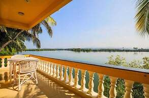 Apricus Inn Riverside