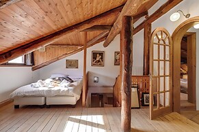 La Baita 1800 Ski In Ski Out