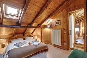 La Baita 1800 Ski In Ski Out