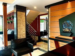 MERLOT SUITES