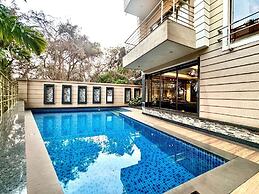 MERLOT SUITES