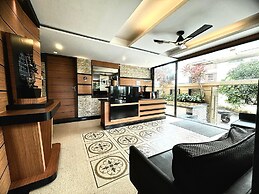 MERLOT SUITES