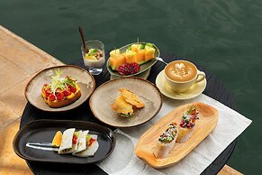 Dali Shuanglang Luna Seaview Hotel