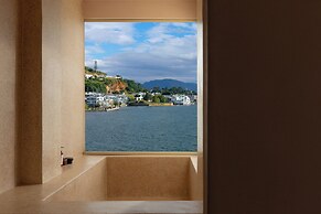 Dali Shuanglang Luna Seaview Hotel