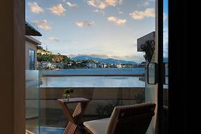 Dali Shuanglang Luna Seaview Hotel