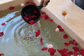 Dali Shuanglang Luna Seaview Hotel