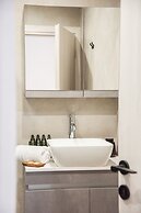 Minimal Chic Retreat Suite