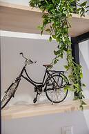 Minimal Chic Retreat Suite