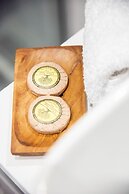 Minimal Chic Retreat Suite