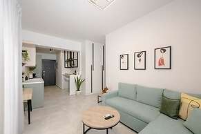 Minimal Chic Retreat Suite