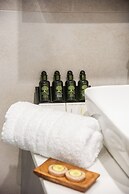 Minimal Chic Retreat Suite