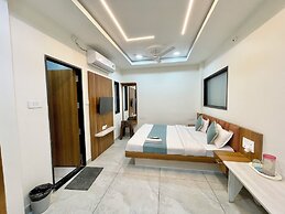 Hotel Shree Nakoda Paradise - Ujjain