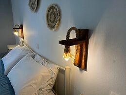 3 little pigs apartments