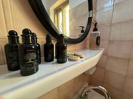 3 little pigs apartments