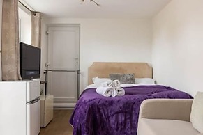 Kingston Richmond Lux Brand new Studio