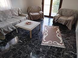 Chistine s Country Cottage