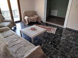 Chistine s Country Cottage