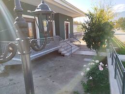 Chistine s Country Cottage