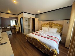 Lucky City Hotel