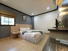 Lucky City Hotel