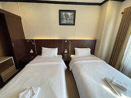 Lucky City Hotel