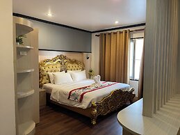 Lucky City Hotel