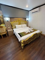 Lucky City Hotel