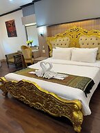 Lucky City Hotel