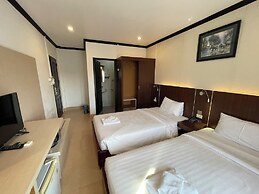 Lucky City Hotel