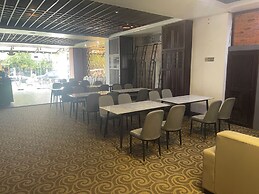 Lucky City Hotel