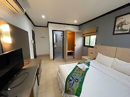 Lucky City Hotel