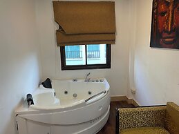 Lucky City Hotel