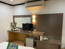 Lucky City Hotel