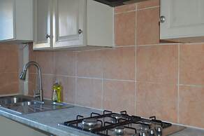 Colindale/sleeps7/privategarden/3br/freeparking/