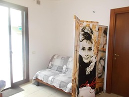 Cozy Retreat Near Baia Verde Beaches