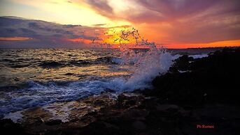 Cozy Retreat Near Baia Verde Beaches