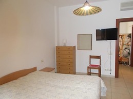 Cozy Retreat Near Baia Verde Beaches