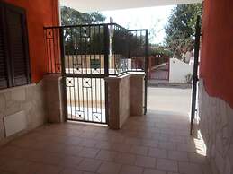 Cozy Retreat Near Baia Verde Beaches