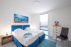 Melano Lab Park Luxury