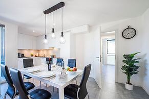 Melano Lab Park Luxury