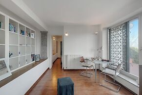 Infinity Lake View Terraced Casa