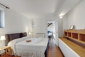 Infinity Lake View Terraced Casa