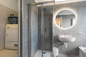 Infinity Lake View Terraced Casa