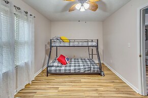 < 1 Mi to Ocean: North Myrtle Beach Home w/ Grill!