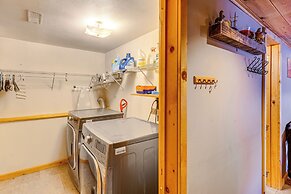 4 Mi to Fossil Beds: Private Log Cabin on 3 Acres