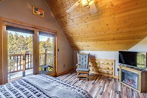 4 Mi to Fossil Beds: Private Log Cabin on 3 Acres